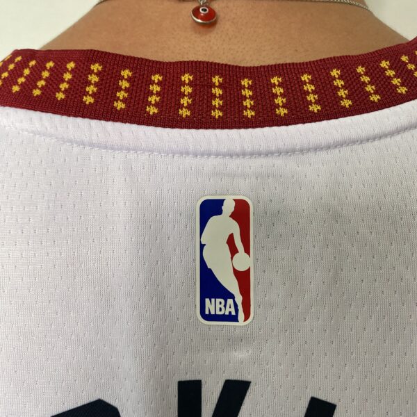 Camiseta Regata NBA Denver Nuggets Nikola Jokic 15 City Edition Branca 2023 Nike - Imagem 17