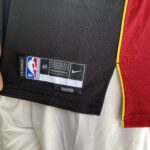 Camiseta Regata Basquete NBA Miami Heat Swingman Jimmy Butler 22 City Icon Edition Preta 2023 Nike - Imagem 10