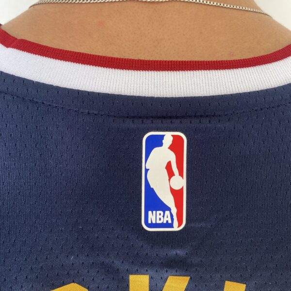 Camiseta Regata NBA Denver Nuggets Nikola Jokic 15 Icon Edition Azul Escura 2023 Nike - Imagem 16