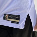 Camiseta Regata Basquete NBA Miami Heat Swingman Jimmy Butler 22 Classic Edition Branca 2023 Nike - Imagem 10