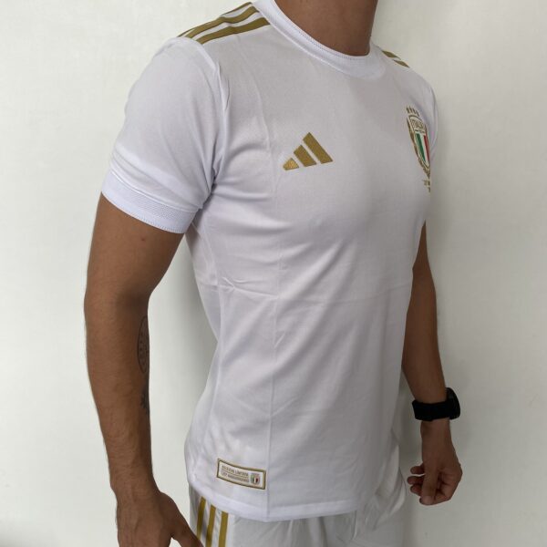 Camisa Seleção Itália Comemorativa 125 Anos 2023 Branca Dourada Adidas - Imagem 13