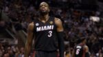 Camiseta Regata NBA Mitchell & Ness 2012/13 - Miami Heat - Dwyane Wade 3 - Edição Especial - The Finals - Preta - Imagem 22