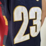 Camiseta Regata NBA Camiseta Regata NBA Mitchell & Ness 2008/09 - Cleveland Cavaliers - Cavs - LeBron James 23 - Azul Marinho - Imagem 20