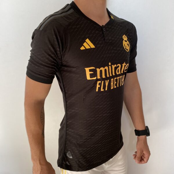 Camisa Real Madrid Third Versão Jogador 2024 Preta Adidas - Imagem 6
