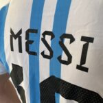 Camisa Seleção Argentina Home - Campeão Mundial - (2) Patch Copa do Mundo Catar - 3 Estrelas - Messi 10 - 2023 Adidas - Versão Jogador - Imagem 30