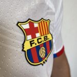 Camisa Barcelona Away Versão Jogador 2024 Branca Nike - Imagem 7