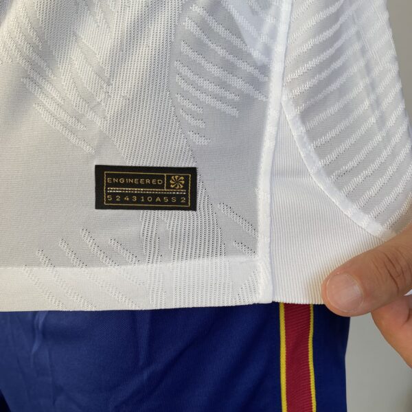 Camisa Barcelona Away Versão Jogador 2024 Branca Nike - Imagem 13