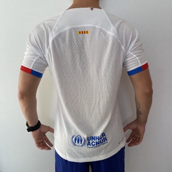 Camisa Barcelona Away Versão Jogador 2024 Branca Nike - Imagem 23