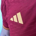 Camisa Roma Home Versão Jogador 2024 Vermelha Adidas - Imagem 7