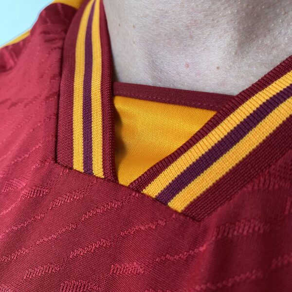 Camisa Roma Home Versão Jogador 2024 Vermelha Adidas - Imagem 11