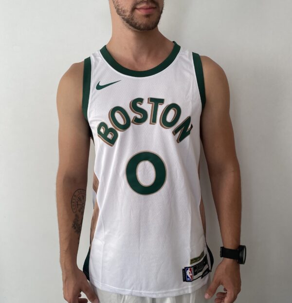 Camiseta Regata Basquete NBA Swingman Boston Celtics 0 Jayson Tatum City Edition Branca - Springfield - 2024 Nike - Imagem 8