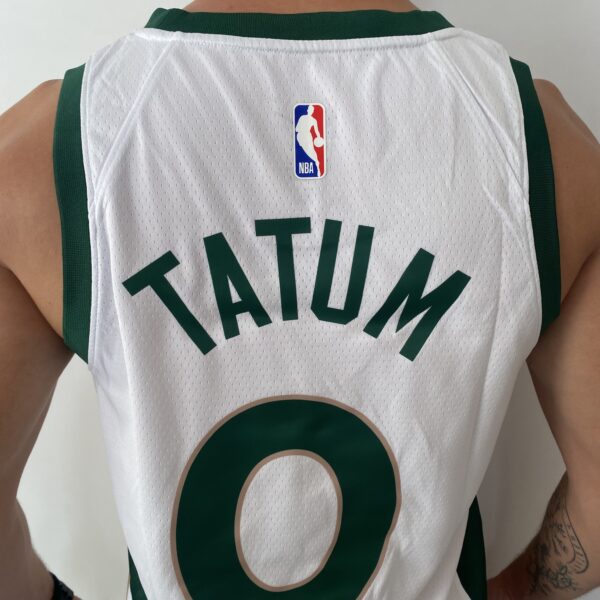Camiseta Regata Basquete NBA Swingman Boston Celtics 0 Jayson Tatum City Edition Branca - Springfield - 2024 Nike - Imagem 16