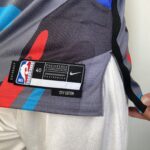 Camiseta Regata Basquete NBA Brooklyn Nets Mikal Bridges 1 City Edition Swingman 2024 Nike - Imagem 10