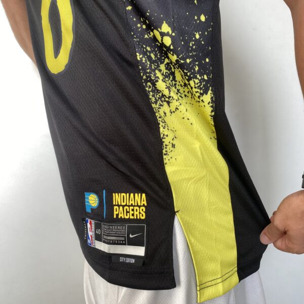 Camiseta Regata NBA Indiana Pacers Nike City Edition Swingman Tyrese Haliburton 0 Preta 2024 Nike - Imagem 15