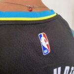 Camiseta Regata NBA Indiana Pacers Nike City Edition Swingman Tyrese Haliburton 0 Preta 2024 Nike - Imagem 20