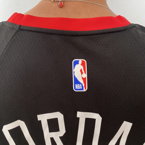 Camiseta Regata NBA Chicago Bulls - Michael Jordan 23 - City Edition Preta 2024 Nike - Imagem 17