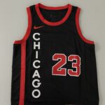 Camiseta Regata NBA Chicago Bulls - Michael Jordan 23 - City Edition Preta 2024 Nike - Imagem 19