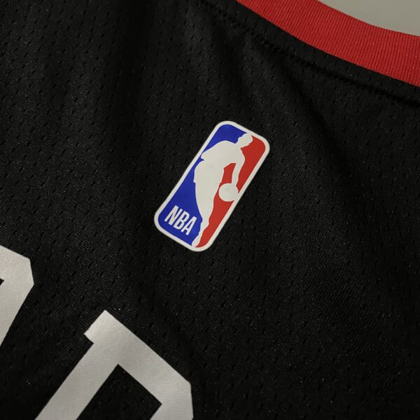 Camiseta Regata NBA Chicago Bulls - Michael Jordan 23 - City Edition Preta 2024 Nike - Imagem 28