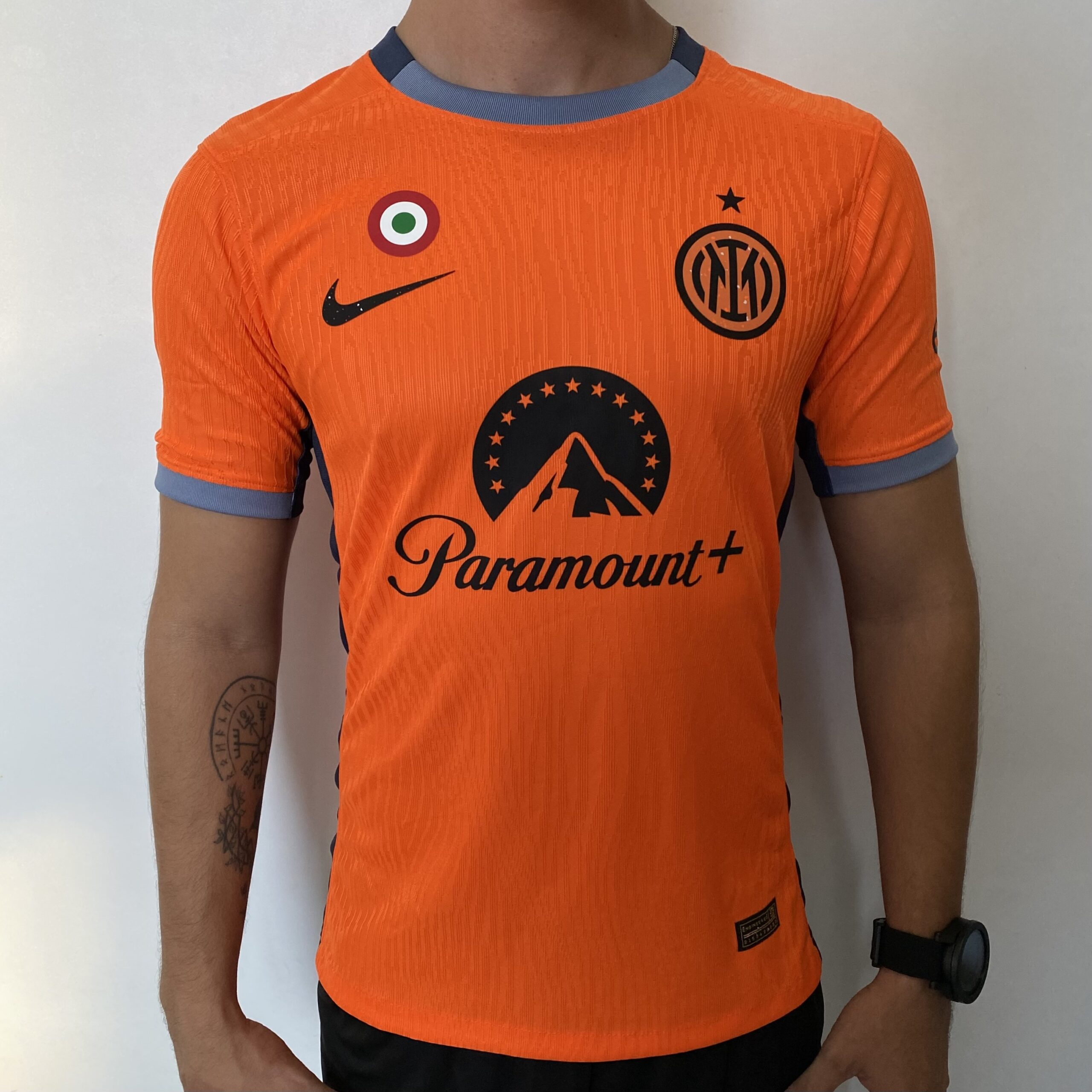 2024-04-02 16.29.22 Camisa Inter de Milão Versão Jogador 2024 Laranja Nike - Imagem 1