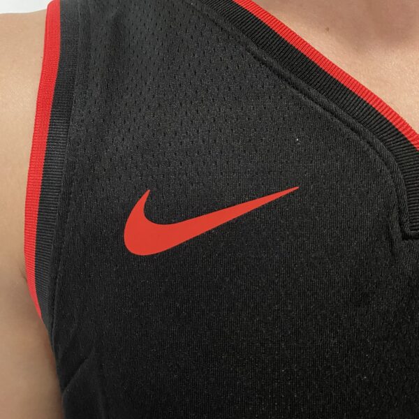 Camiseta Regata Basquete NBA Miami Heat Swingman - Jimmy Butler 22 - City Edition Preta 2024 Nike - Imagem 4