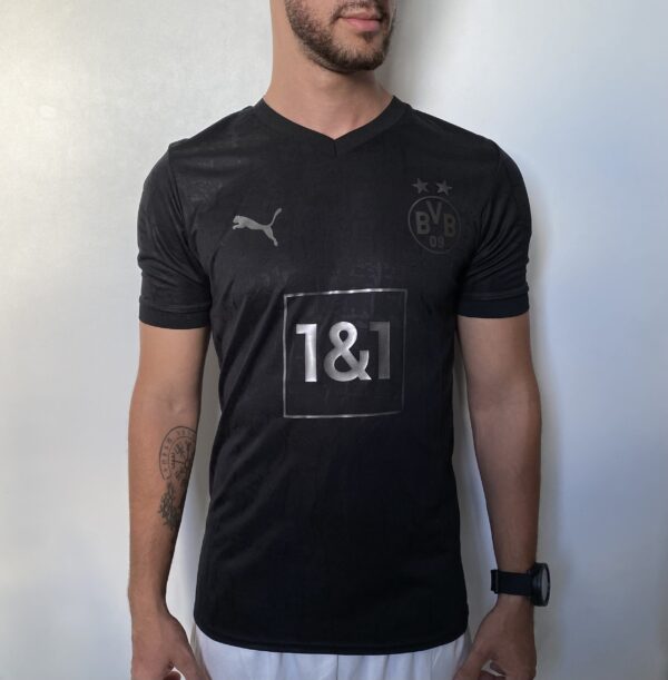 Camisa Borussia Dortmund Versão Jogador 2023-2024 All Black - Edição Especial Preta - Puma - Imagem 2