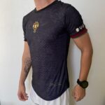 Camisa Portugal 2024 Versão Jogador - Cristiano Ronaldo 7 - Edição Especial GOAT Comma The Siu - Preta - Imagem 3