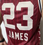Kit Conjunto Camiseta Regata e Bermuda Short Basquete NBA All-Star Game Time Oeste 23 LeBron James Statement Edition Jordan Vermelho 2024 - Imagem 26