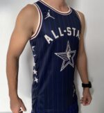 Kit Conjunto Camiseta Regata e Bermuda Short  Basquete NBA All-Star Game Time Leste 34 Giannis Antetokounmpo Statement Edition Jordan Azul 2024 - Imagem 7