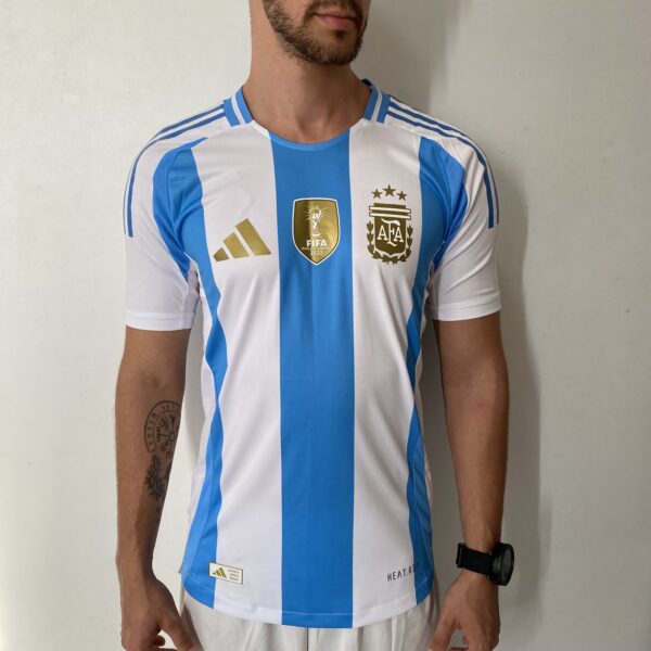 Camisa Seleção Argentina Home Patch Copa do Mundo Catar 2024/25 Adidas - Versão Jogador - Imagem 2
