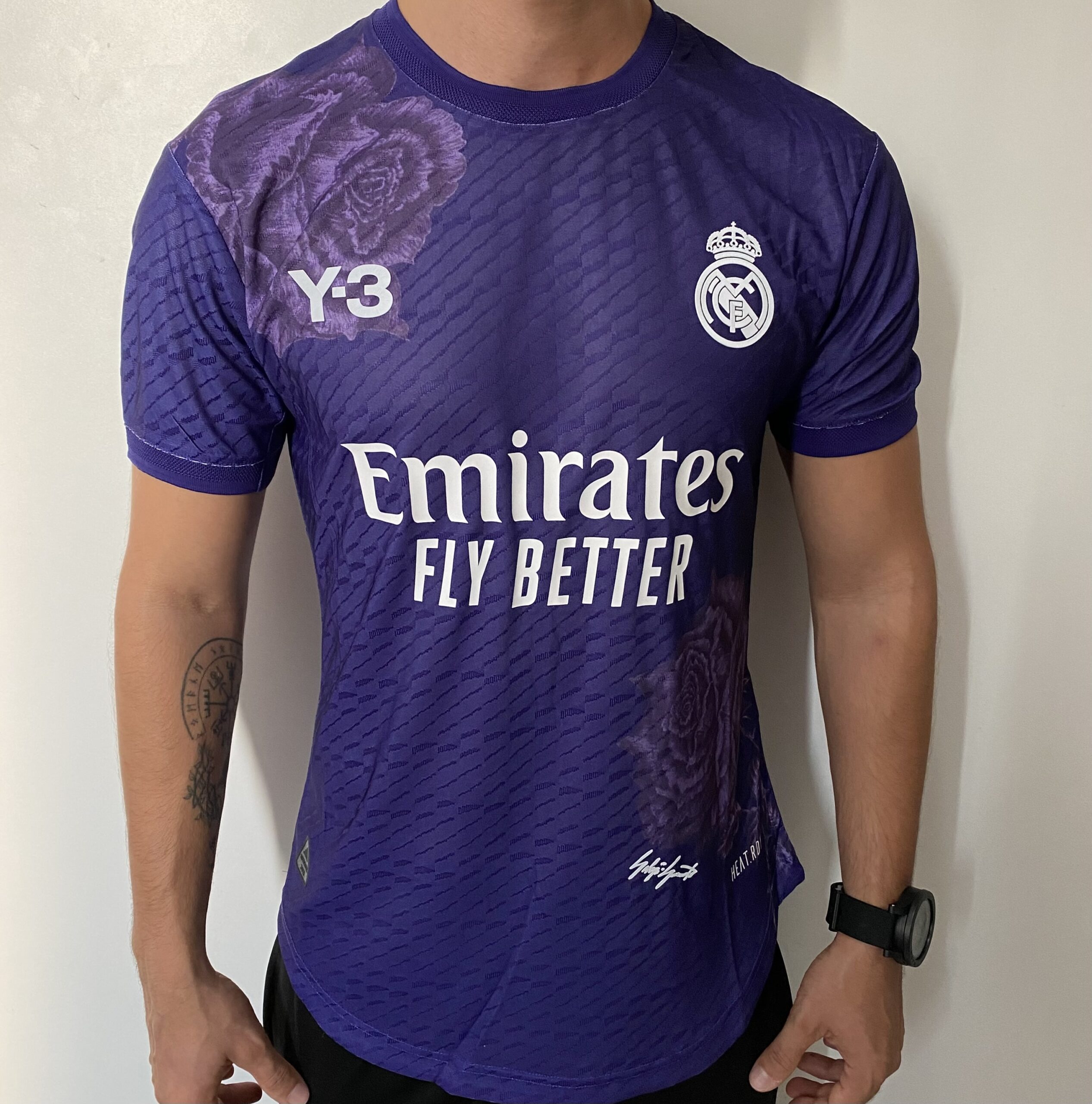 2024-06-27 15.45.41 Camisa Real Madrid 4th Versão Jogador 2025 Edição Especial Adidas Y-3 Roxa - Imagem 1