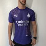 Camisa Real Madrid 4th Versão Jogador 2025 Edição Especial Adidas Y-3 Roxa - Imagem 2