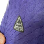 Camisa Real Madrid 4th Versão Jogador 2025 Edição Especial Adidas Y-3 Roxa - Imagem 13