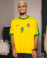 Camisa Retrô Clássica Seleção Brasileira Brasil – Ronaldo 9 – Nike Masculina – Amarela – 1998 - Imagem 19