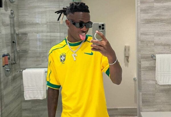 Camisa Retrô Clássica Seleção Brasileira Brasil – Nike Masculina – Amarela – 1998 - Imagem 24