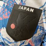 Camisa Seleção Japão - Edição Especial Versão Anime - Dragon-Ball Z - Tsubasa 10 - Versão Jogador 2022/23 Adidas - Branca - Imagem 4