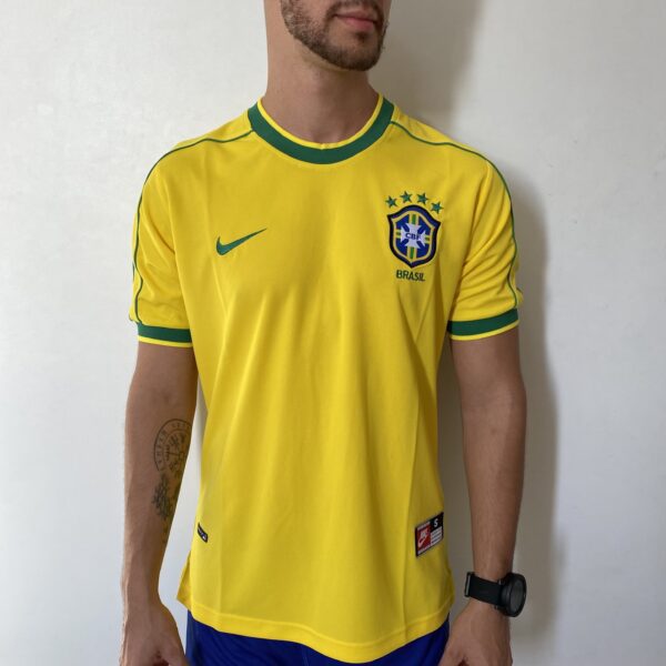 Camisa Retrô Clássica Seleção Brasileira Brasil – Nike Masculina – Amarela – 1998 - Imagem 2