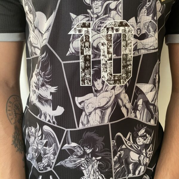 Camisa Seleção Japão - Edição Especial Versão Anime - Cavaleiros do Zodíaco - Tsubasa 10 - Versão Jogador 2022/23 Adidas - Preta - Imagem 8