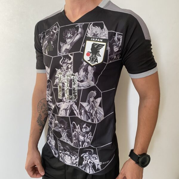 Camisa Seleção Japão - Edição Especial Versão Anime - Cavaleiros do Zodíaco - Tsubasa 10 - Versão Jogador 2022/23 Adidas - Preta - Imagem 9