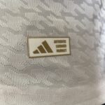 Camisa Real Madrid Home Versão Jogador 24/2025 Adidas Branca - Imagem 15