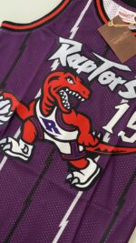 Camiseta Regata NBA Toronto Raptors 15 Carter Mitchell & Ness Roxa 1998/99 - Imagem 15