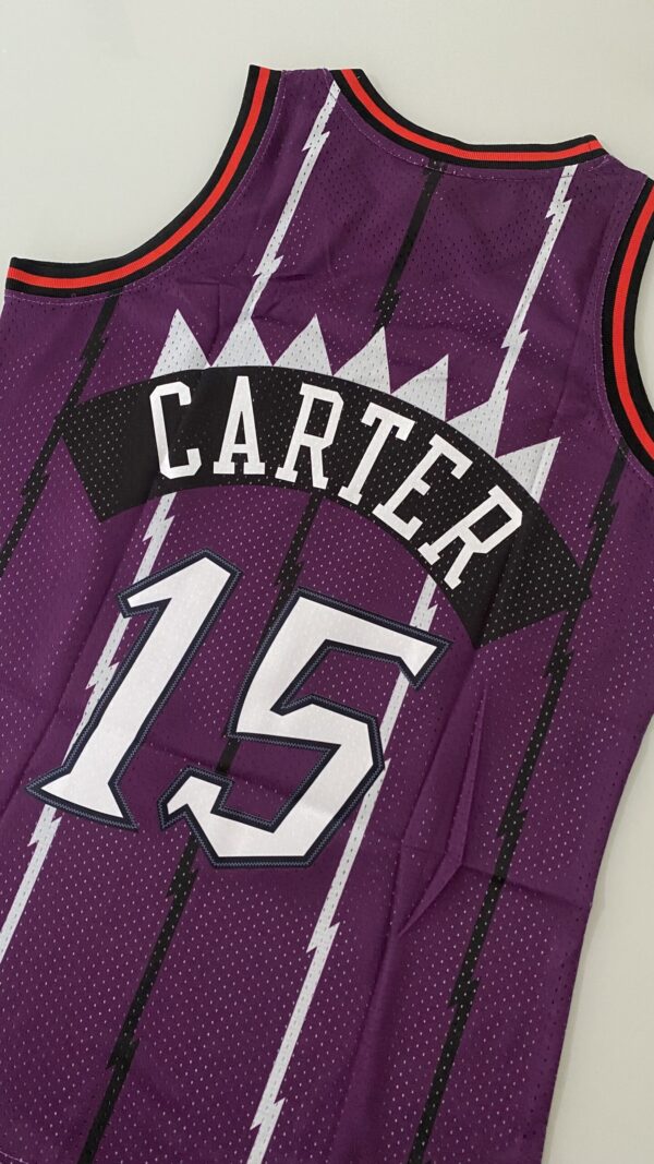 Camiseta Regata NBA Toronto Raptors 15 Carter Mitchell & Ness Roxa 1998/99 - Imagem 18