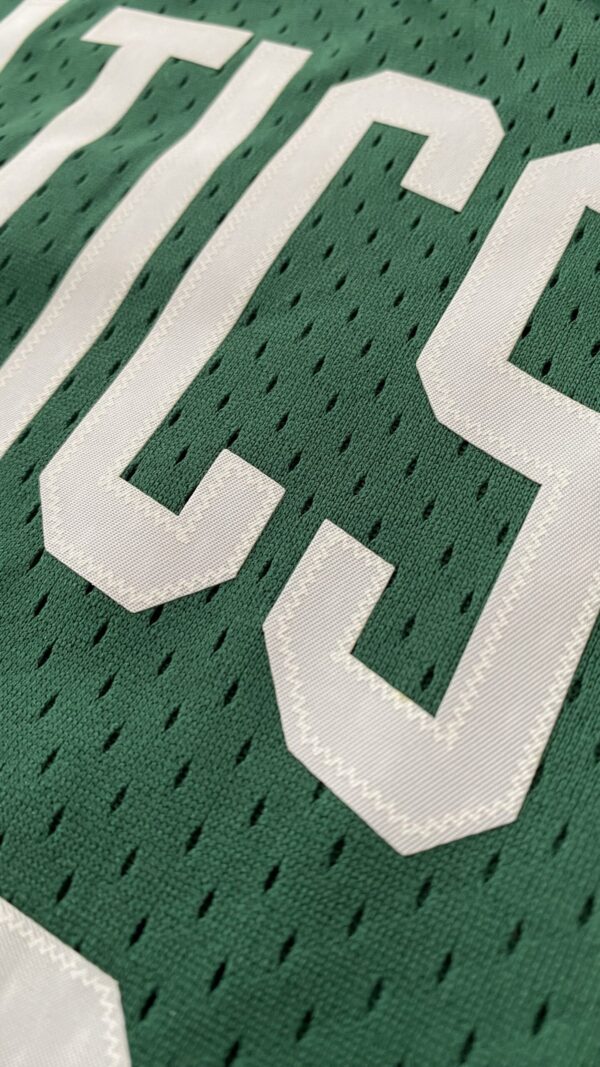 Camiseta Regata Basquete NBA Boston Celtics 33 Larry Bird Mitchell & Ness Verde 1985/86 - Imagem 19