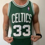 Camiseta Regata Basquete NBA Boston Celtics 33 Larry Bird Mitchell & Ness Verde 1985/86 - Imagem 5