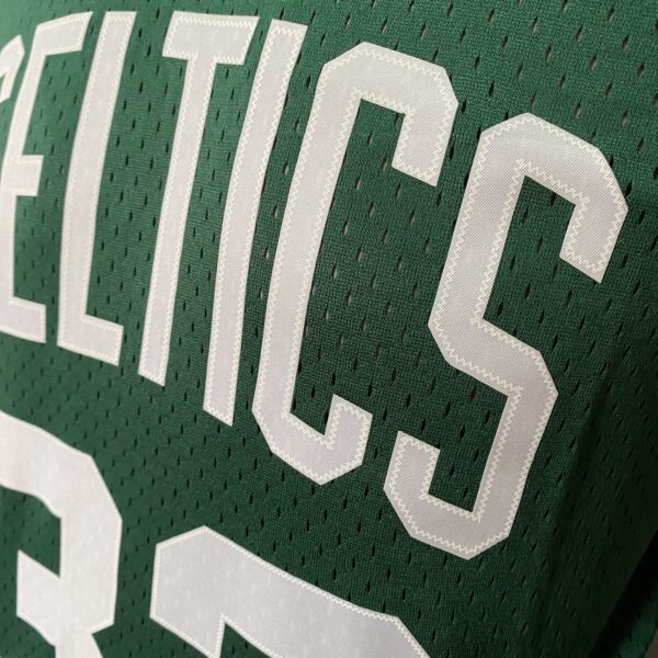 Camiseta Regata Basquete NBA Boston Celtics 33 Larry Bird Mitchell & Ness Verde 1985/86 - Imagem 7
