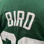 Camiseta Regata Basquete NBA Boston Celtics 33 Larry Bird Mitchell & Ness Verde 1985/86 - Imagem 16