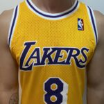 Camiseta Regata Basquete NBA Los Angeles Lakers 8 Kobe Bryant Mitchell & Ness Amarela 1996/97 - Imagem 2