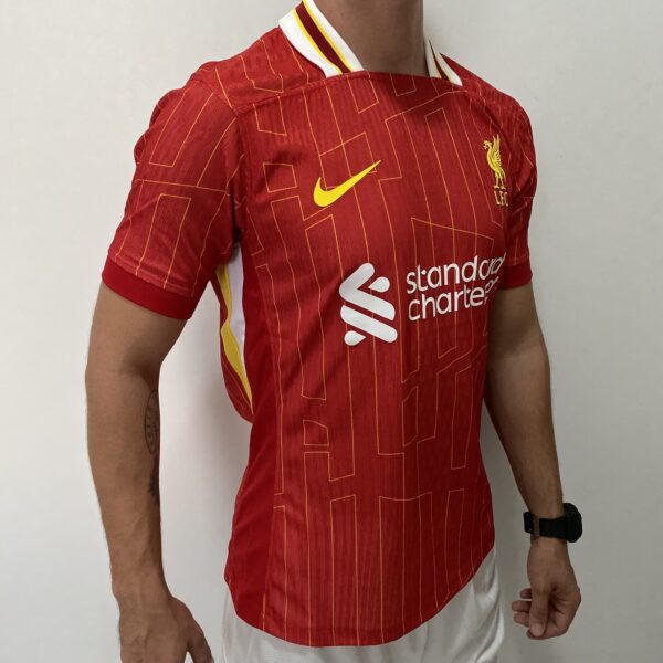 Camisa Liverpool Home Versão Jogador 2025 Nike Vermelha - Imagem 8