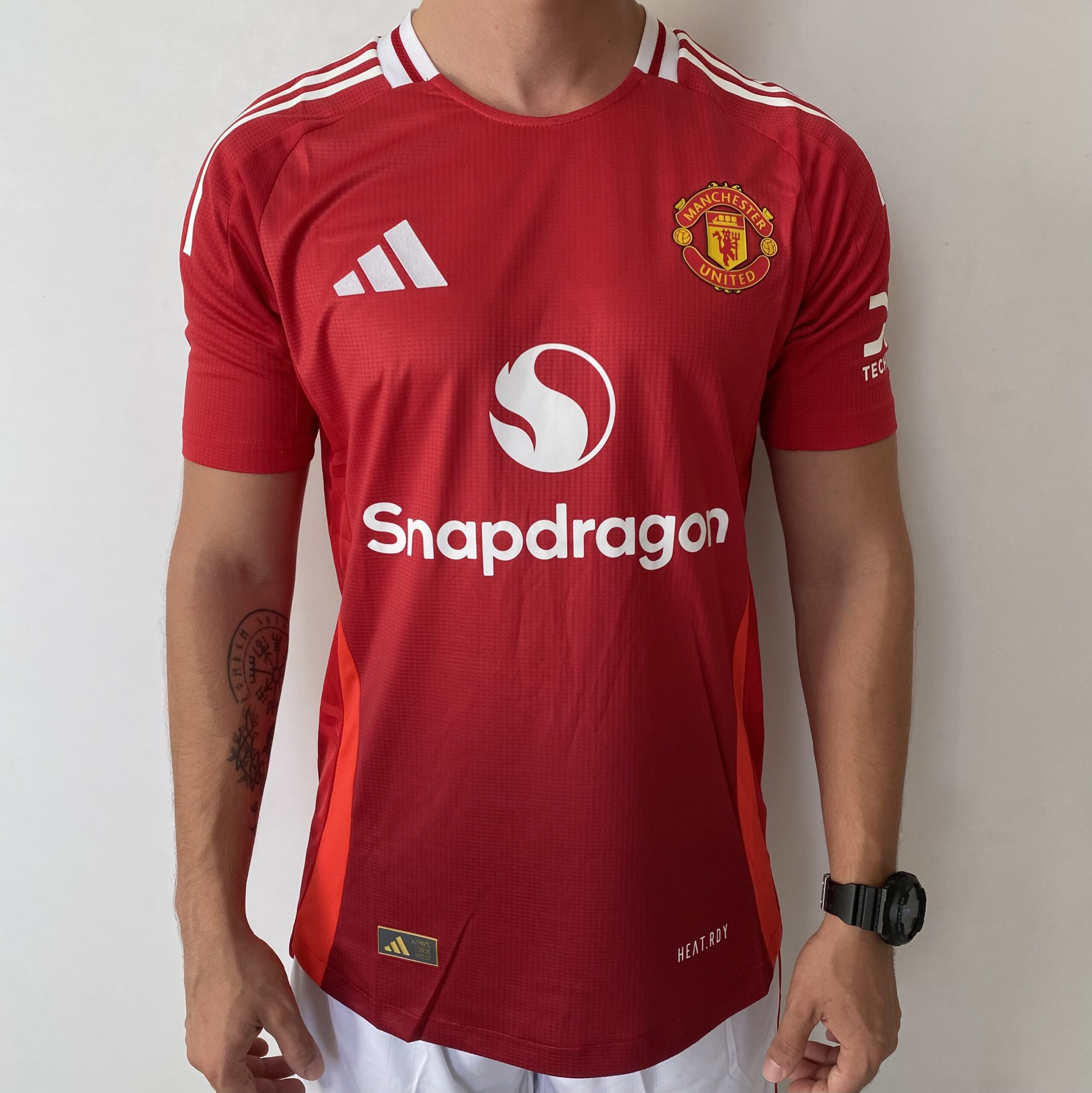 2025-02-12 16.32.05 Camisa Manchester United Home Versão Jogador 24/2025 Adidas - Imagem 1