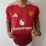 Camisa Manchester United Home Versão Jogador 24/2025 Adidas - Imagem 7