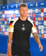 Camisa Seleção Alemanha Pré-Jogo 2024/25 - Torcedor Masculina - Preto EuroCopa 2024 Adidas - Imagem 12